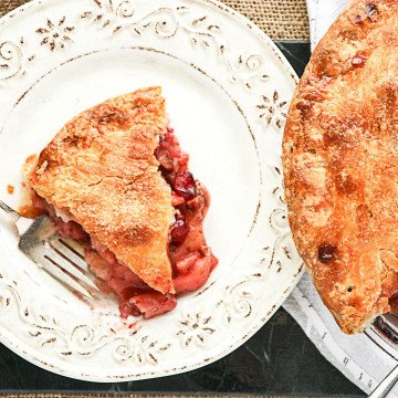 Apple Cranberry Pie with Pecans, Cinnamon and Cardamom