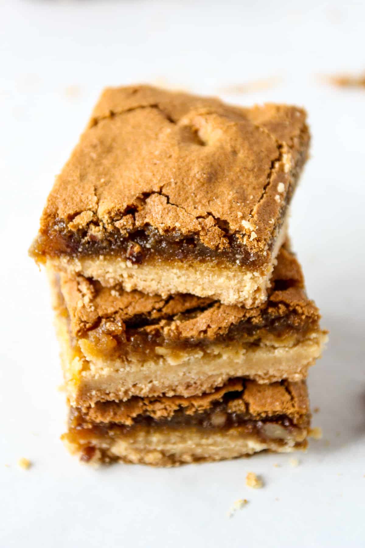 Freshly baked and sliced butter tart squares.